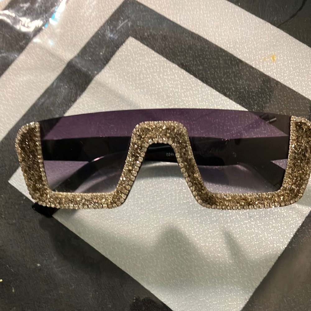 Rhinestone trim, sunglasses
